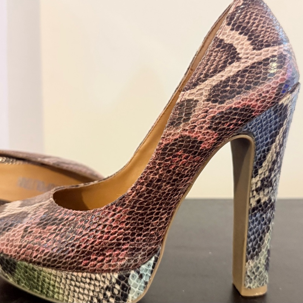 Cosmopolitan Multicolor Snake-Print Stiletto Pumps